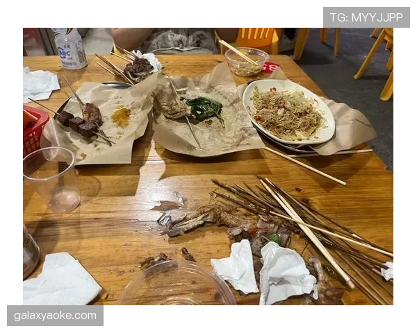 王燊超这训练完直接路边摊撸串，自律人设碎一地？
